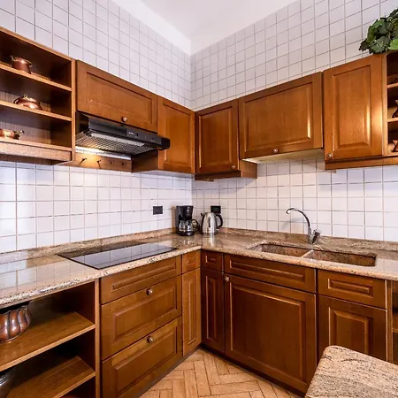 Marullina - Arena Di A 10 Minuti Apartament *